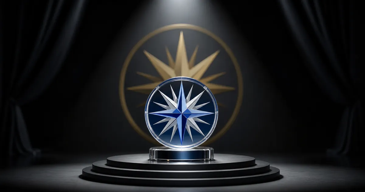Blauw-wit starburst-embleem in spotlicht met een gouden embleem erachter: Claude Sonnet 5 review