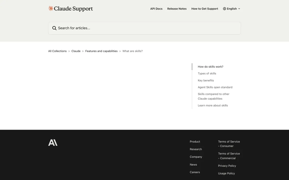 Het officiele supportartikel over Claude skills waarin staat dat skills beschikbaar zijn op Free, Pro, Max, Team en Enterprise mits code-uitvoering aanstaat, met de vier ingebouwde documentskills voor Excel, Word, PowerPoint en PDF.